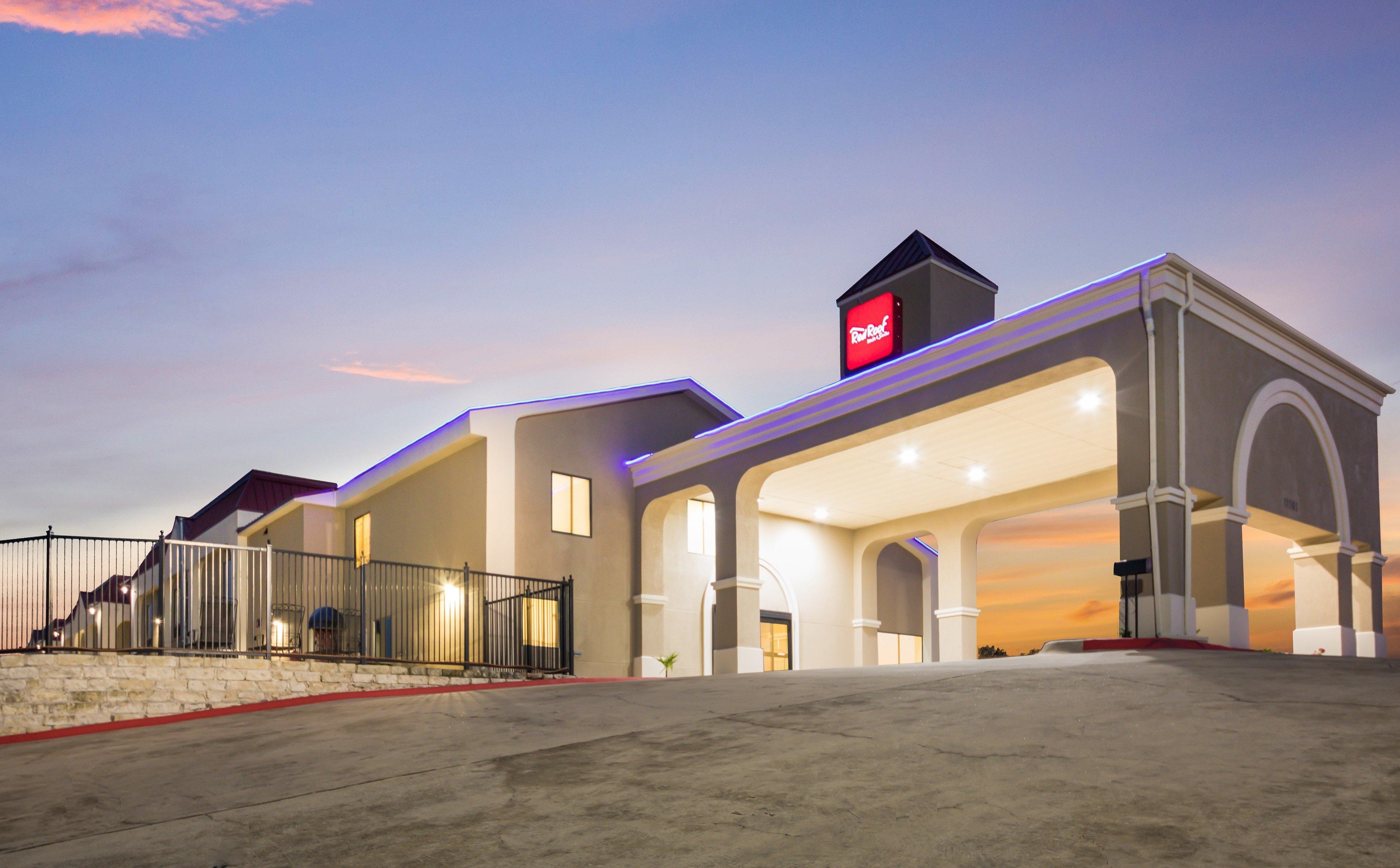 Red Roof Inn & Suites Austin East - Manor Ngoại thất bức ảnh