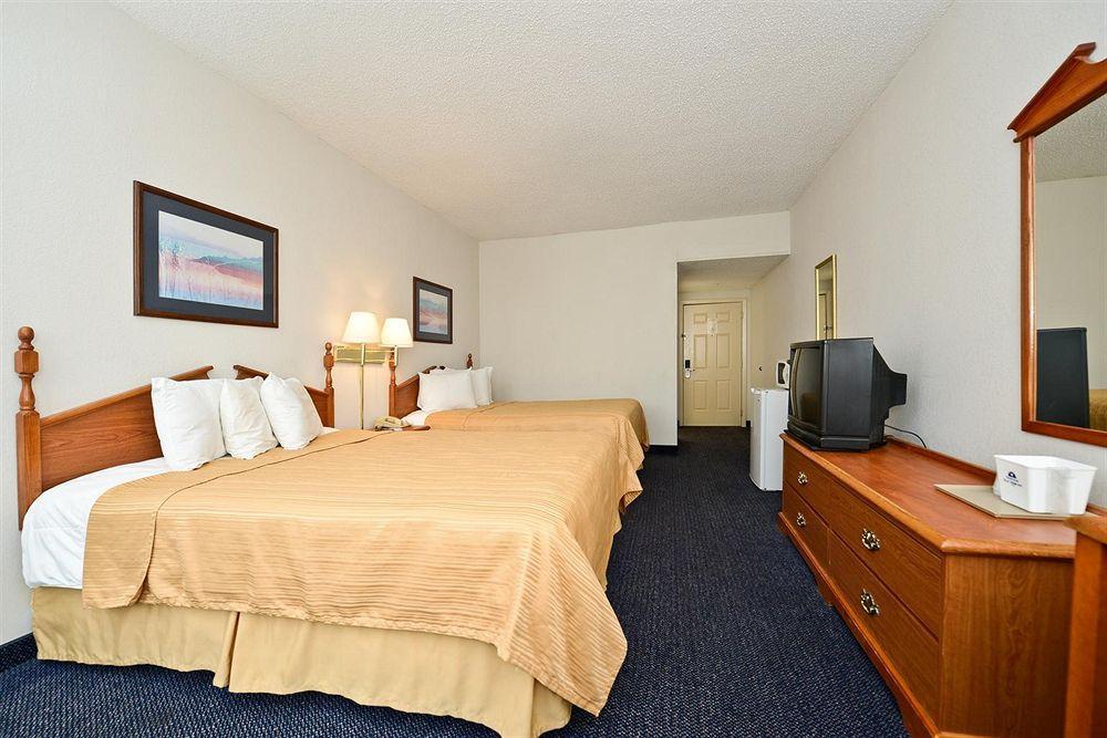 Red Roof Inn & Suites Austin East - Manor Phòng bức ảnh