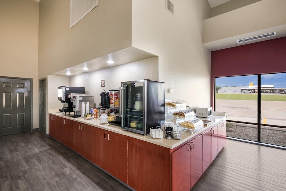 Red Roof Inn & Suites Austin East - Manor Ngoại thất bức ảnh