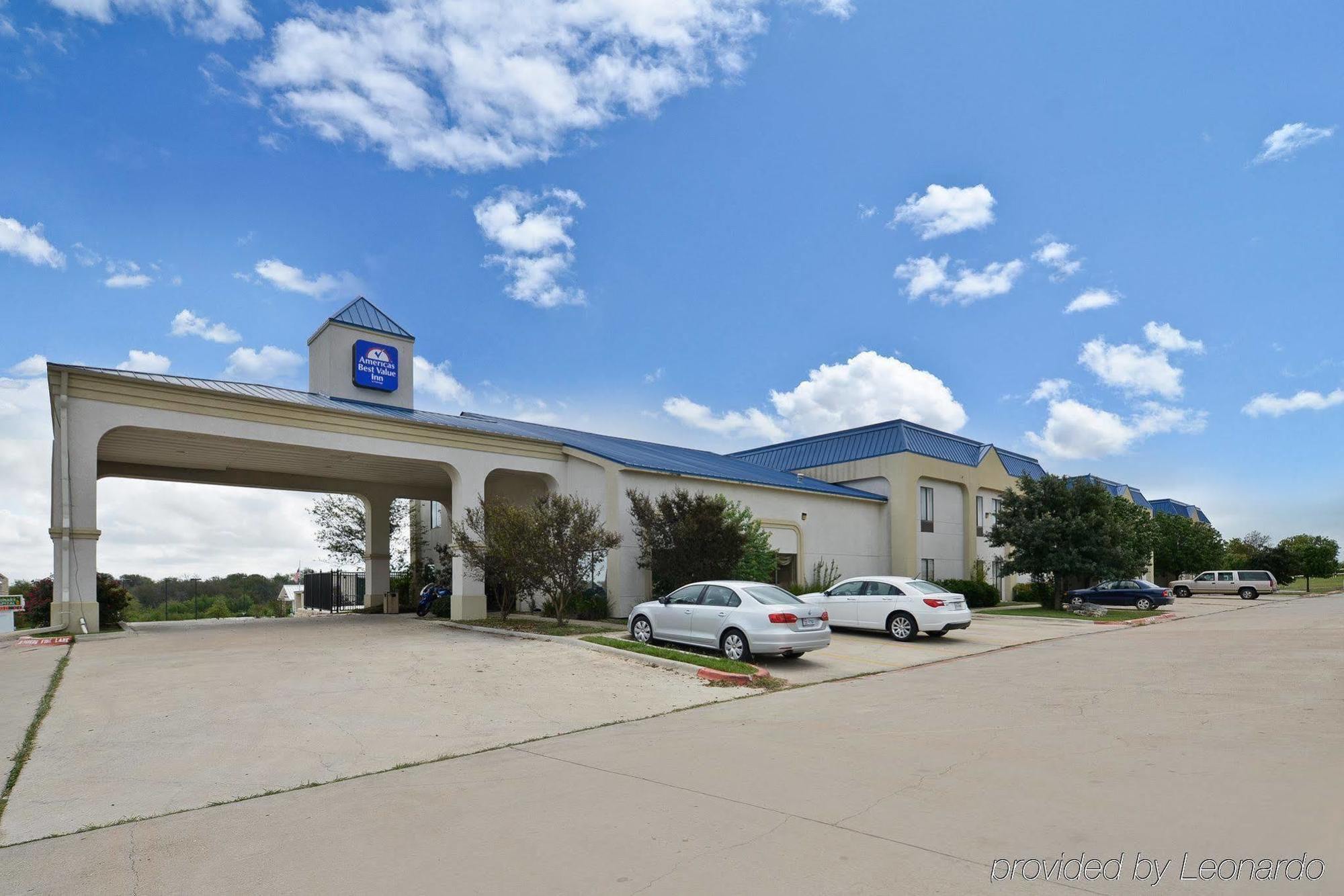 Red Roof Inn & Suites Austin East - Manor Ngoại thất bức ảnh