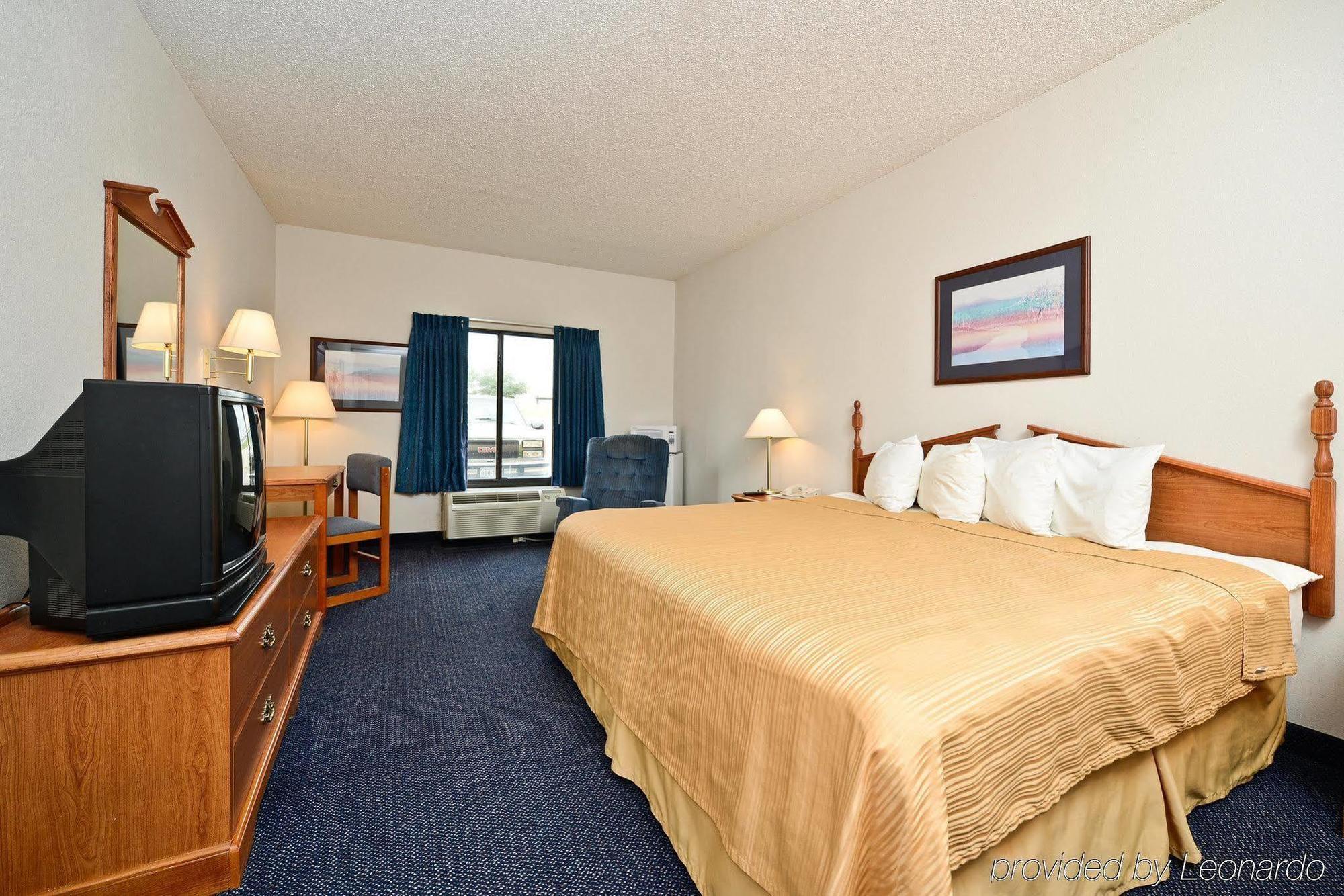 Red Roof Inn & Suites Austin East - Manor Phòng bức ảnh
