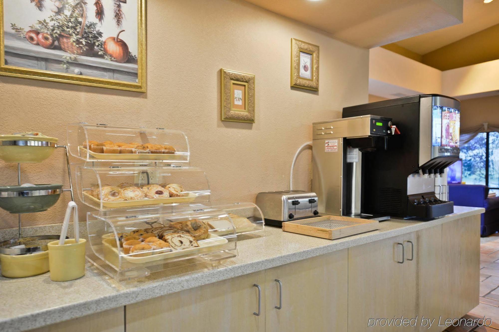 Red Roof Inn & Suites Austin East - Manor Ngoại thất bức ảnh