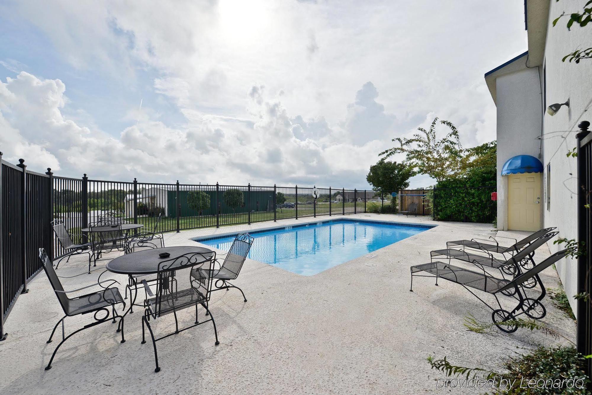 Red Roof Inn & Suites Austin East - Manor Tiện nghi bức ảnh