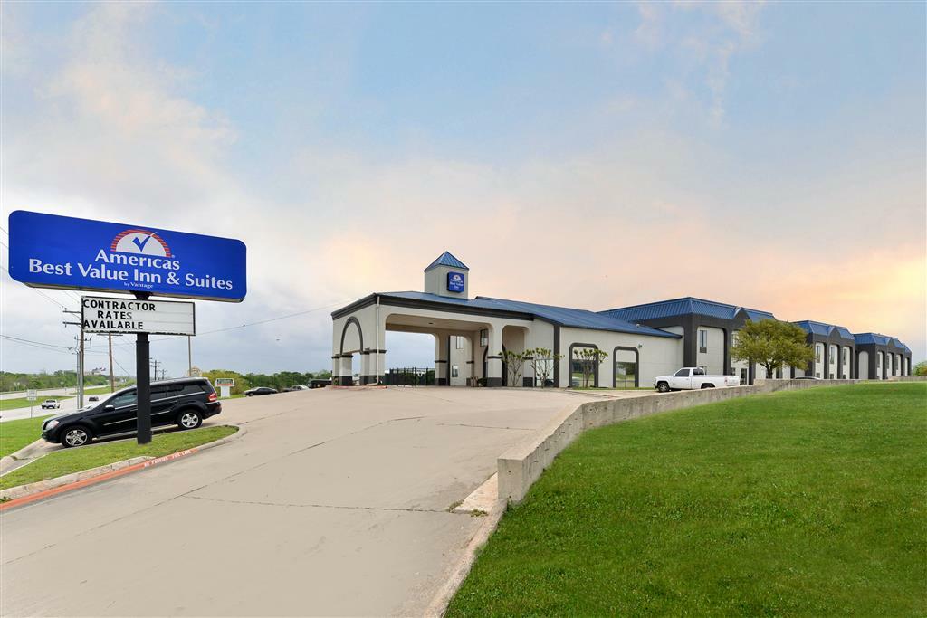 Red Roof Inn & Suites Austin East - Manor Ngoại thất bức ảnh